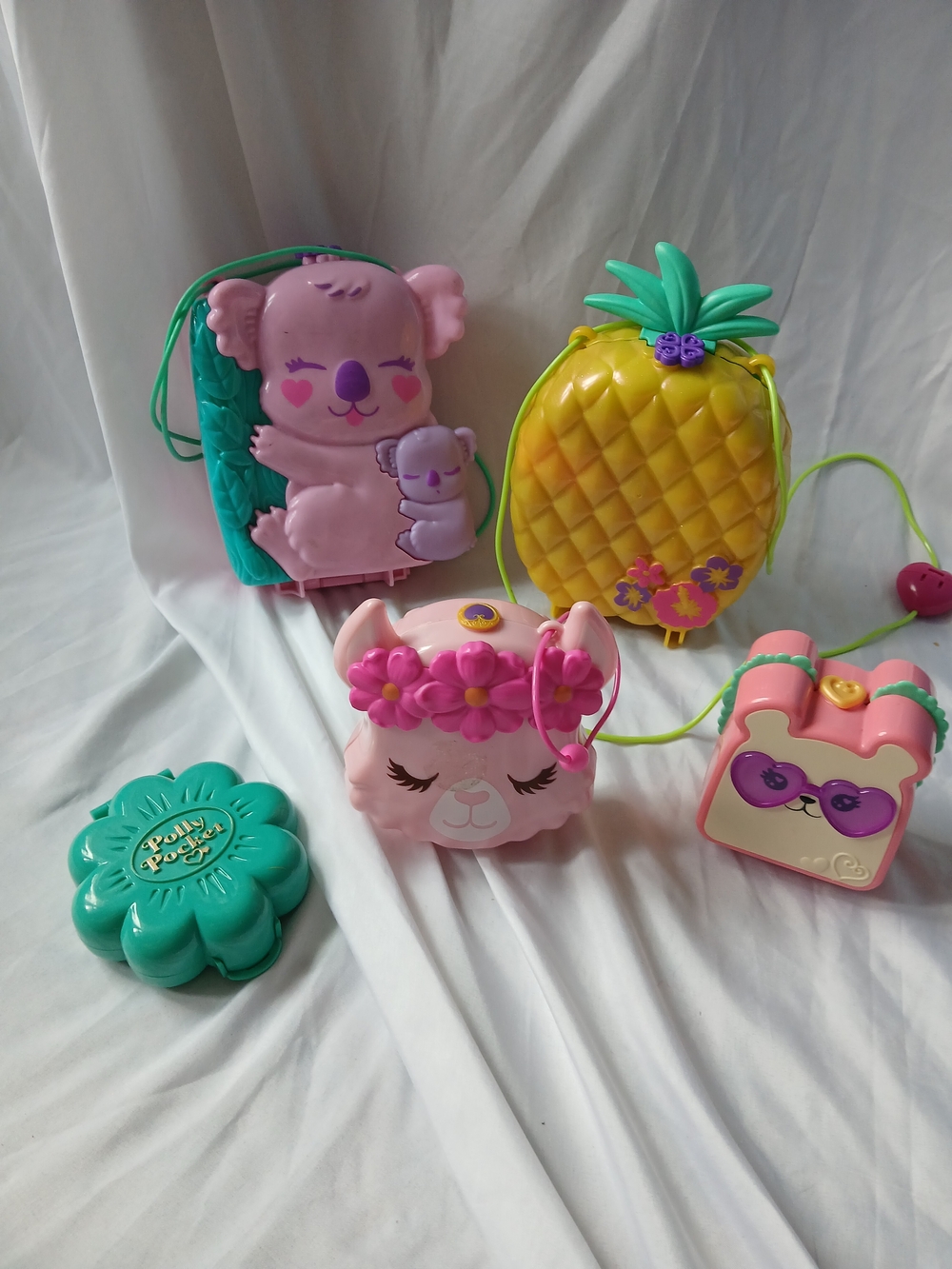 Polly Pocket  Places Lot 5pc Compacts Mini Dolls Accessories.